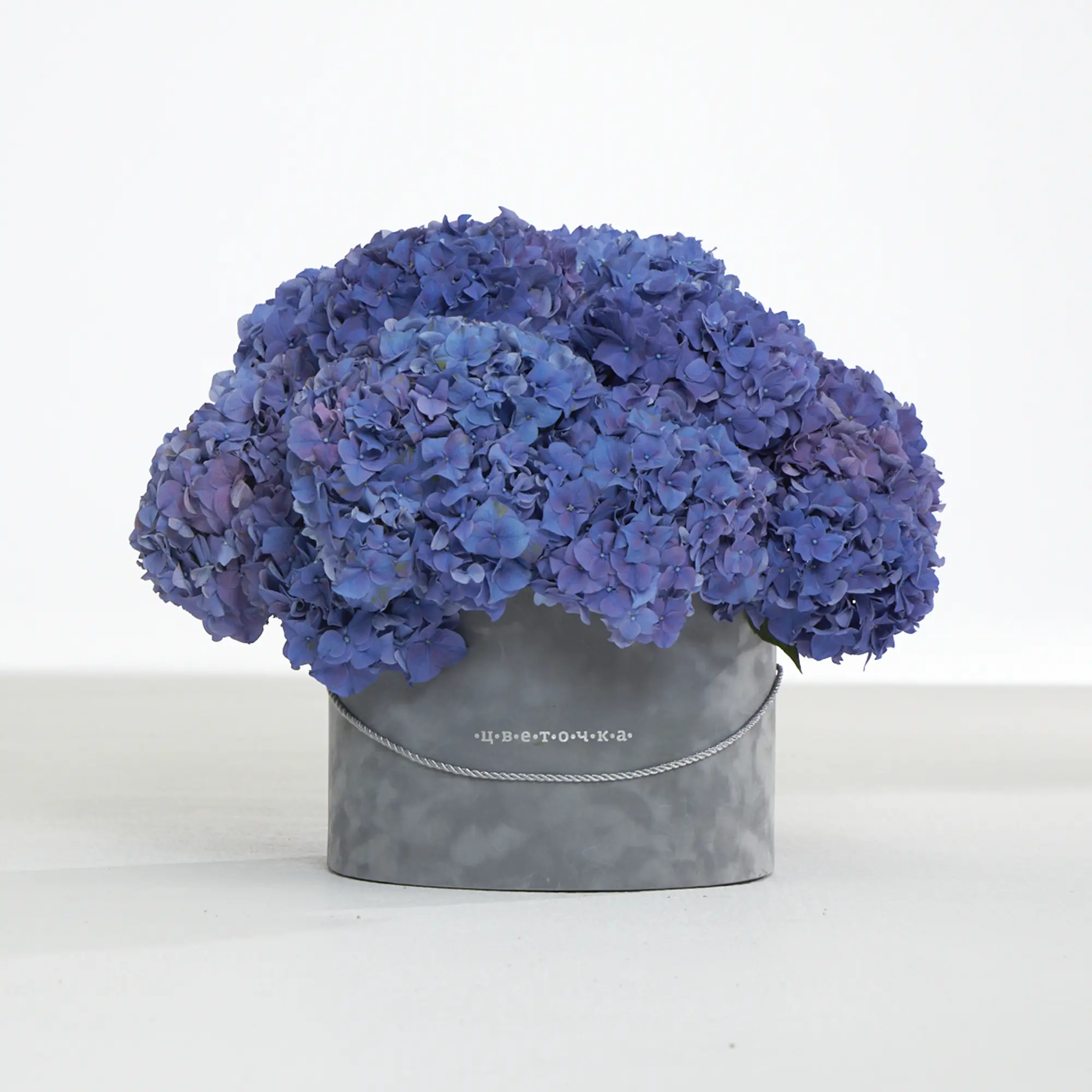 Как продлить жизнь букета: уход за цветами в коробке, реанимация и безопасная перевозка по Москве