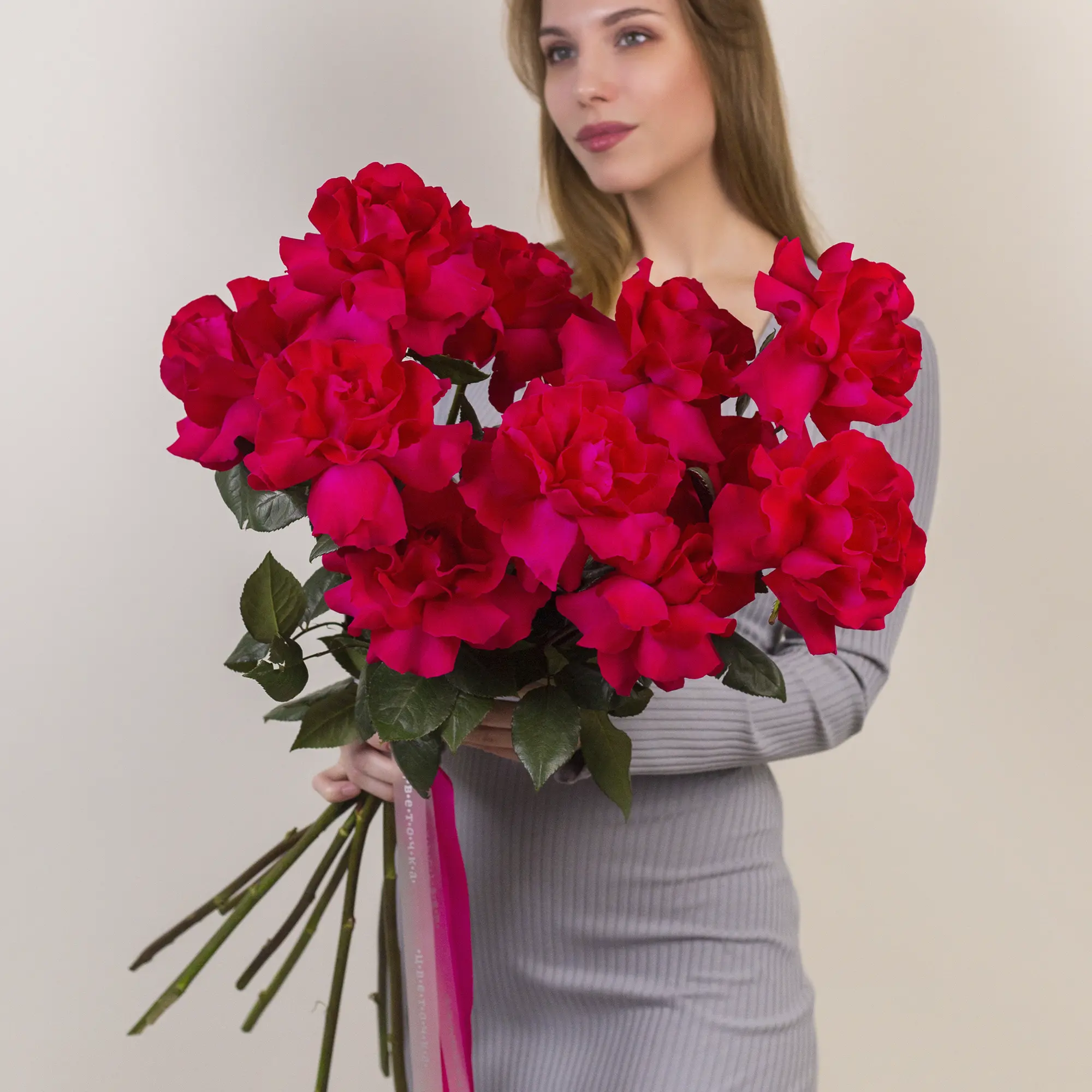 Букет из 11 красных французских роз №2356