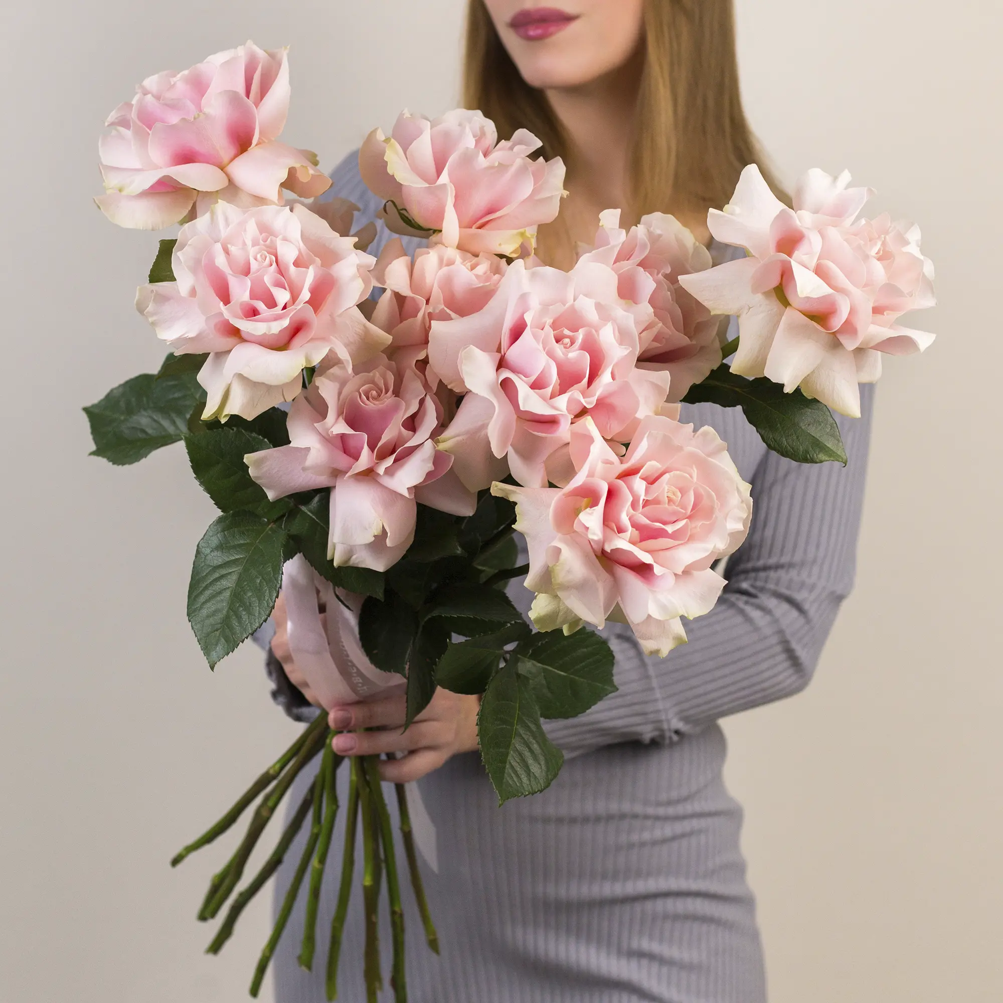 Букет из 11 розовых французских роз №2357