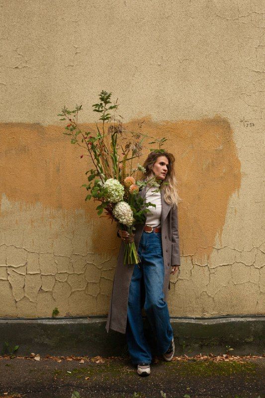 С помощью наших букетов-мы пишем историю...