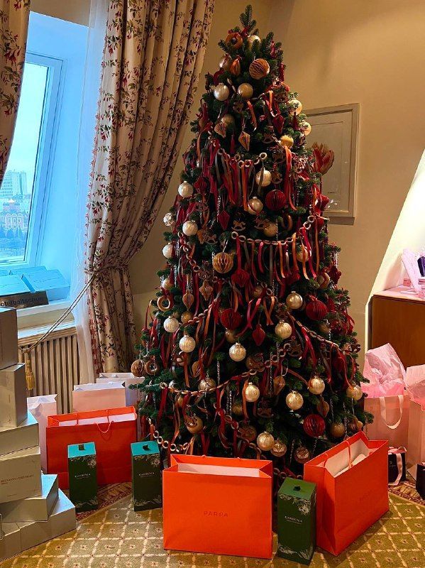 В этом сезоне праздничный декор уходит в...