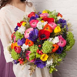 Букет из ранункулюсов, анемонов, нарциссов №1379
