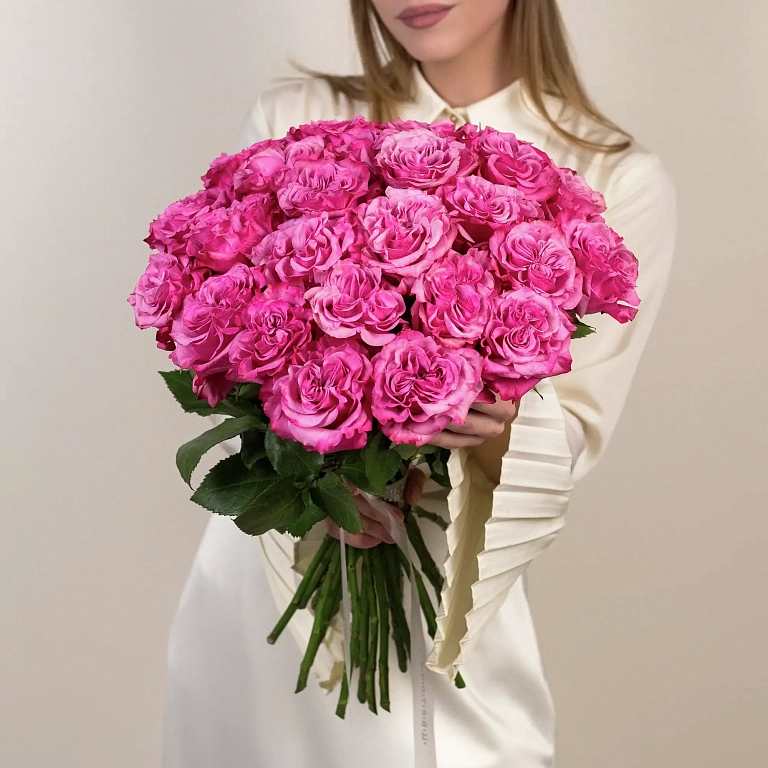 Букет из 25 розовых роз №2329