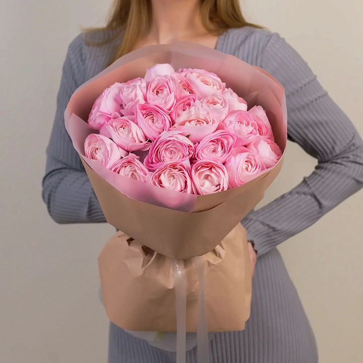 Букет из 25 розовых ранункулюсов №2353