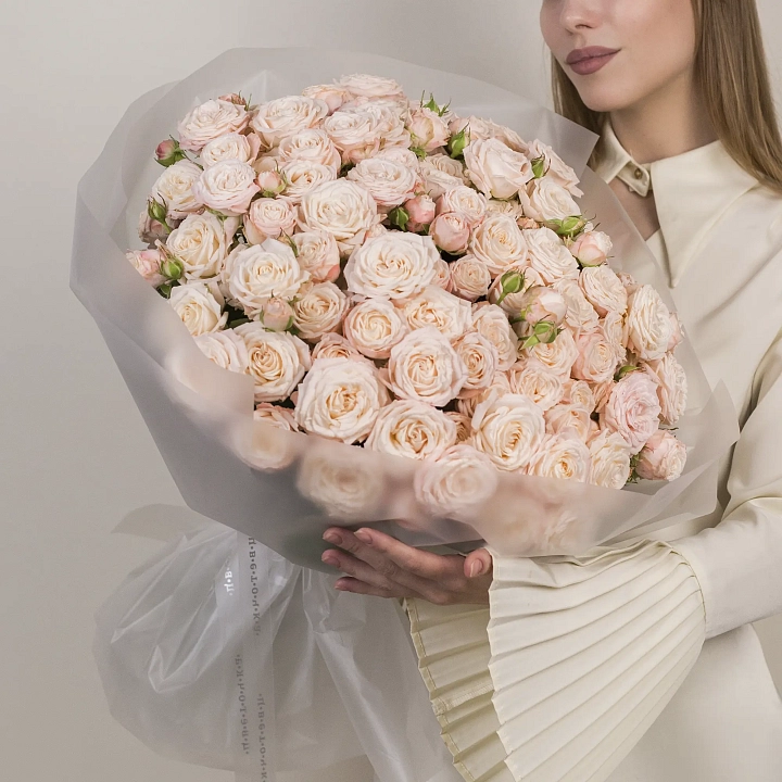 Букет из 25 розовых кустовых роз №2325