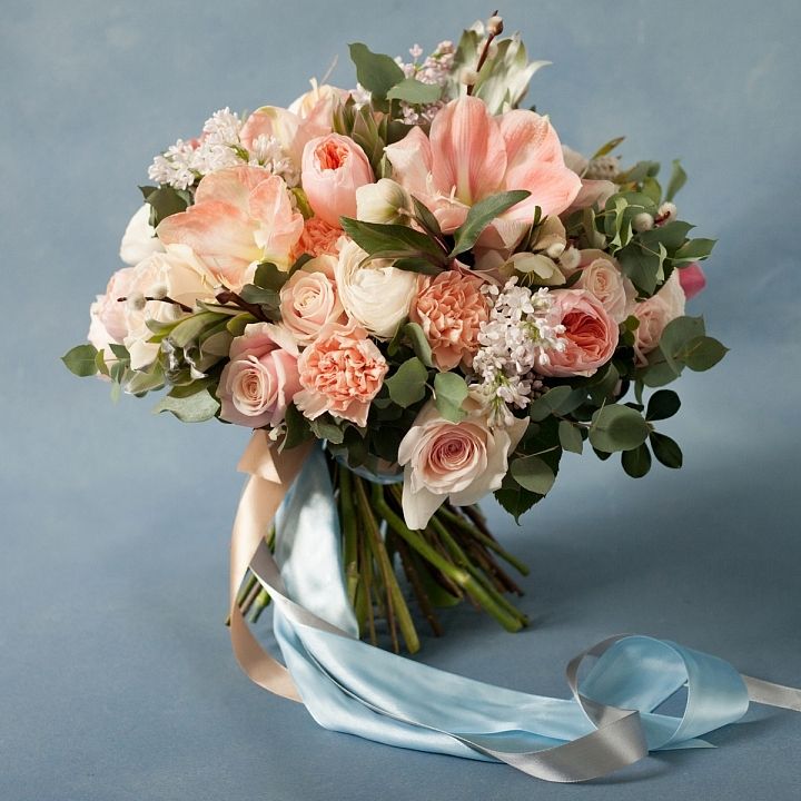 Букет из роз, ранункулюсов, сирени №448