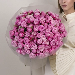 Букет из 25 розовых кустовых роз №2326