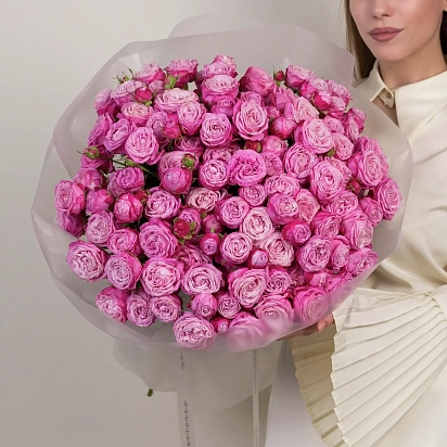 Букет из 25 розовых кустовых роз №2326