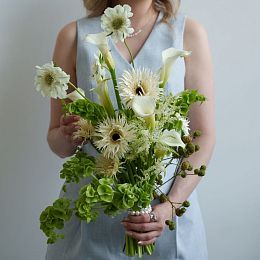 Букет из скабиозы, калл, астильбы и гербер №2208