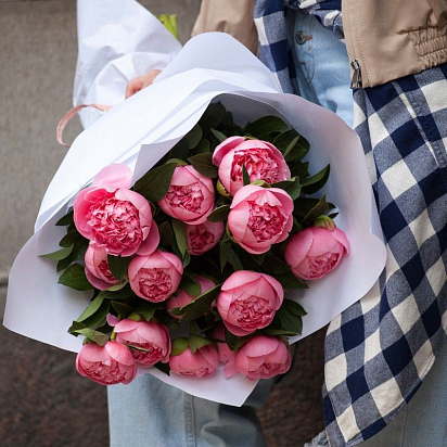 Букет из 15 розовых пионов №962