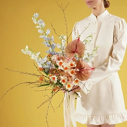 Букет из нарциссов, тюльпанов и эустом №2374