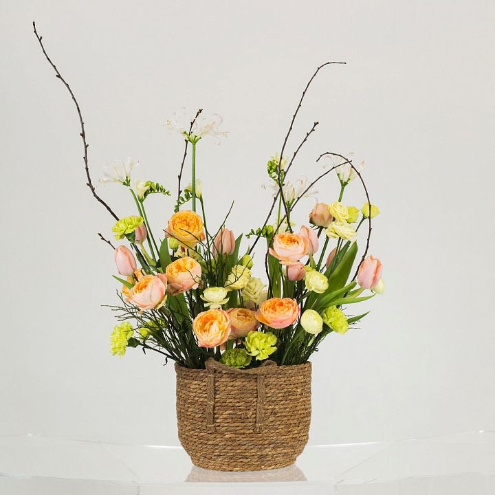 Композиция из тюльпанов, гвоздик и роз №2022