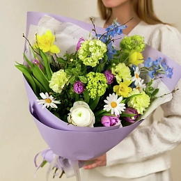 Букет из ромашек, нарцисов и дельфиниума №2335
