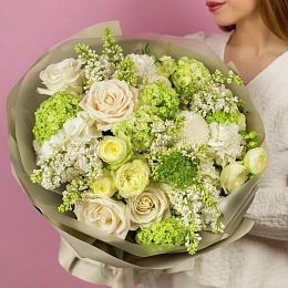 Букет из гвоздик, анемонов и нарциссов №2347