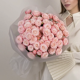 Букет из 15 розовых кустовых роз №2316