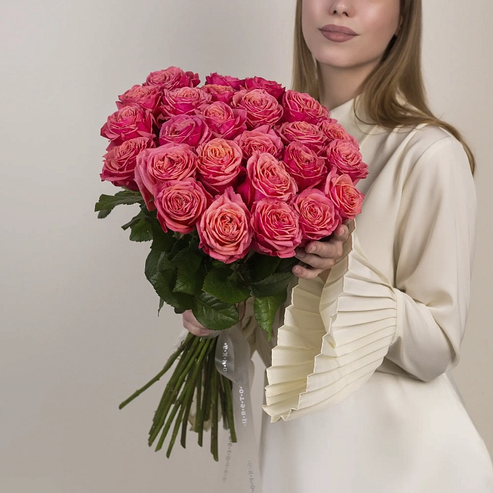 Букет из 25 розовых роз №2319