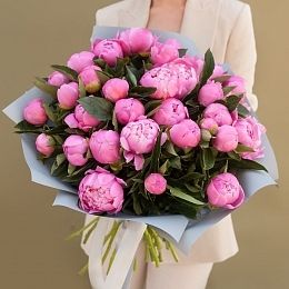 Букет из 29 малиновых пионов №1074