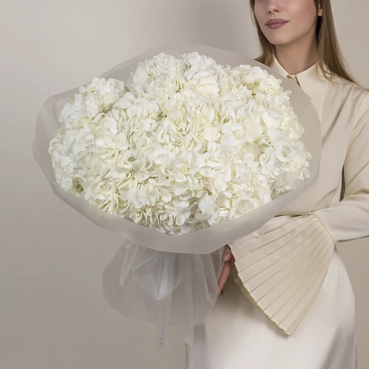 Букет из 15 белых гортензий №2320