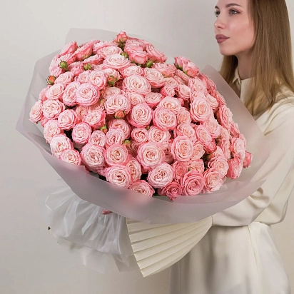 Букет из 35 розовых кустовых роз №2316