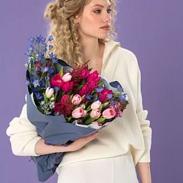 Букет из тюльпанов, астильбы и дельфиниума №2065