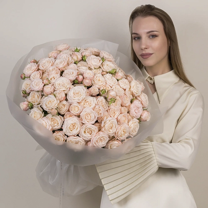 Букет из 25 розовых кустовых роз №2328