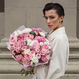 Букет из роз, эустом и хризантем №2207