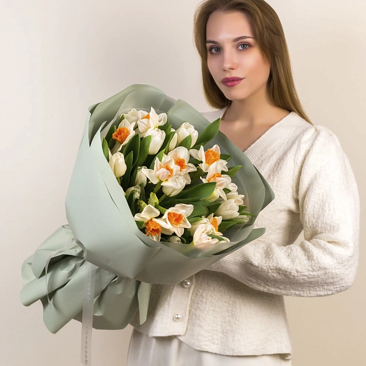 Букет из тюльпанов и нарциссов №2368