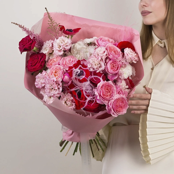 Букет из роз гортензии и эустом №2318