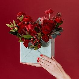 Композиция из роз, анемонов, ранункулюсов №1363