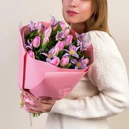 Букет из тюльпанов и клематисов №2372