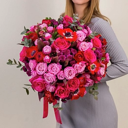 Букет из роз, хризантем и ранункулюсов №2358