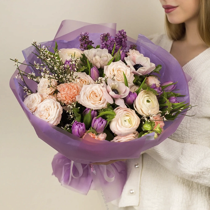 Букет из тюльпанов, ранункулюсов и гвоздик №2339