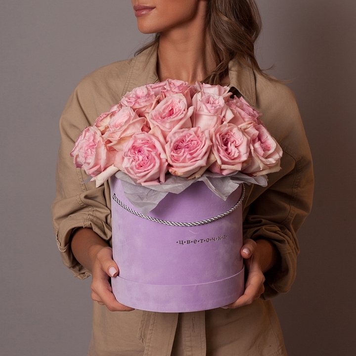 Букет из 25 розовых роз в шляпной коробке №1171