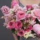 Цветочная композиция из пионов, астильб, роз в шляпной коробке №1013