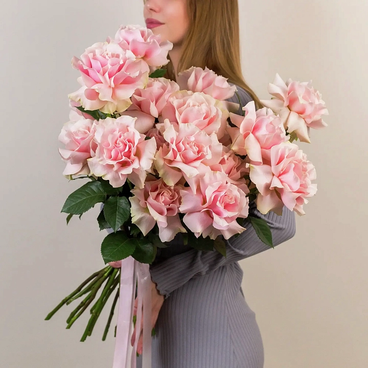 Букет из 19 розовых французских роз №2357