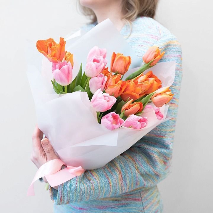 Букет из 21 оранжевого и розового тюльпана №2121