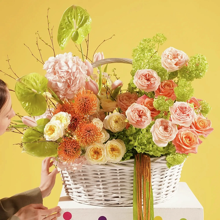 Корзина из калл, нерине и дельфиниума №2385