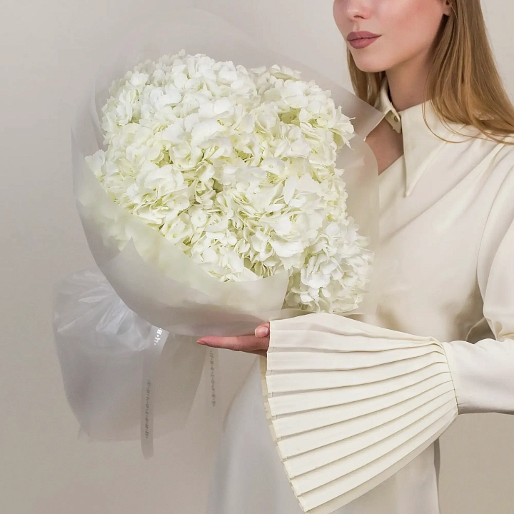 Букет из 9 белых гортензий №2320